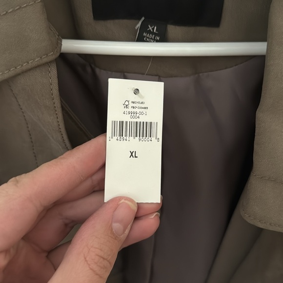 Banana Republic Trench Coat - Picture 4 of 4